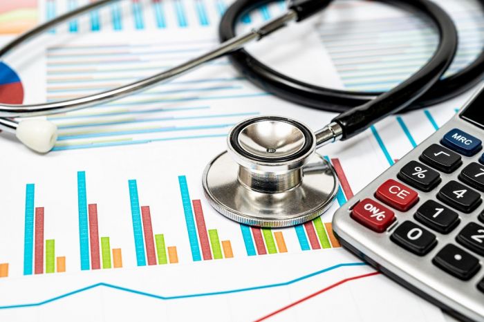 Дефицитными тарифы ОМС считают 88% врачей